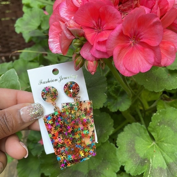 Star Colorful GeoResin Satement Earrings - Picture 14 of 16